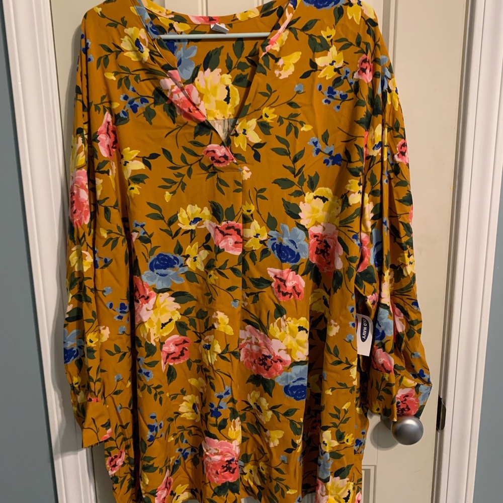 NWT Old Navy Floral Top